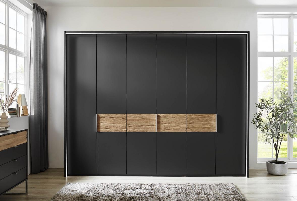 Drehtürenschrank